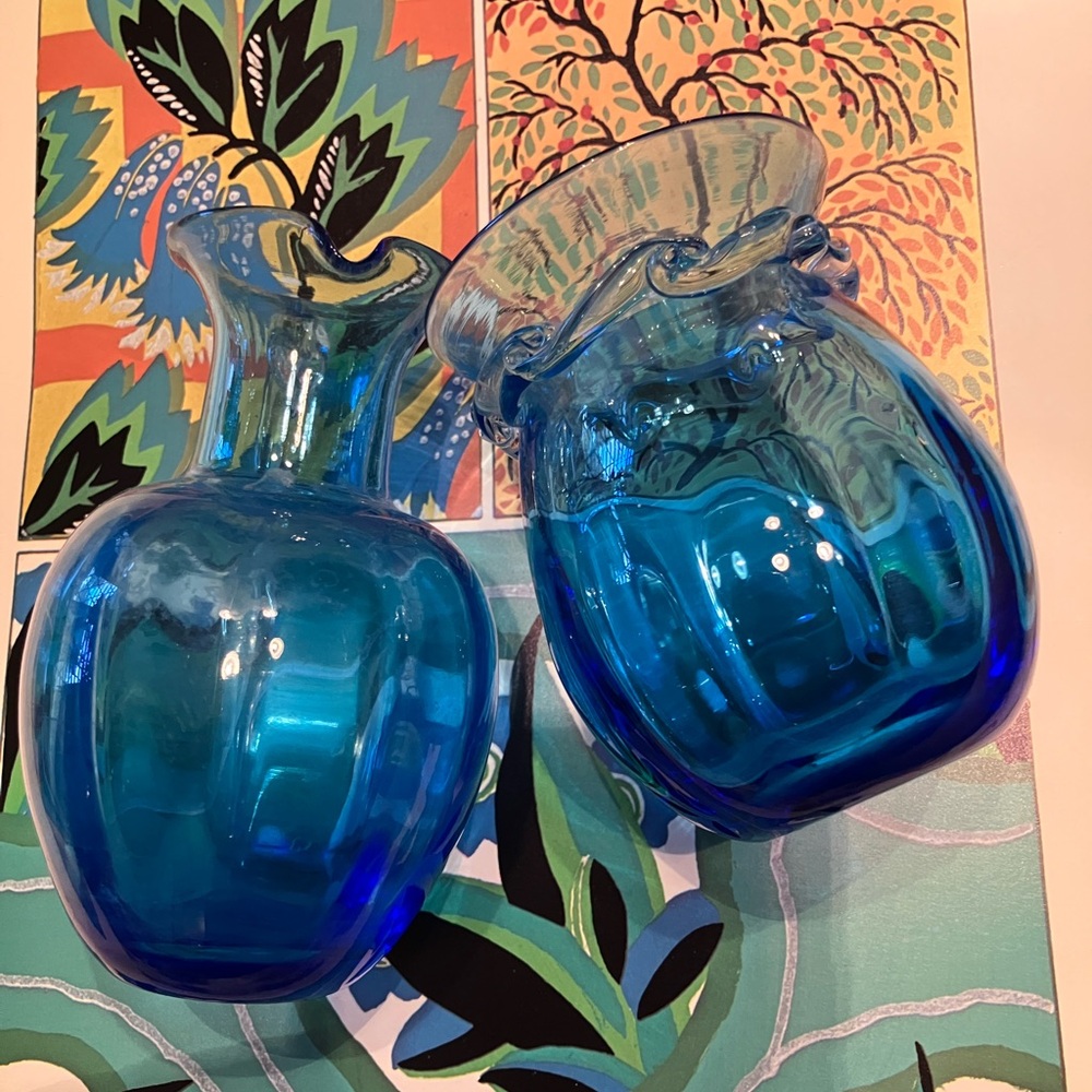 VINTAGE BLOWN GLASS SUGAR BOWL AND PITCHER